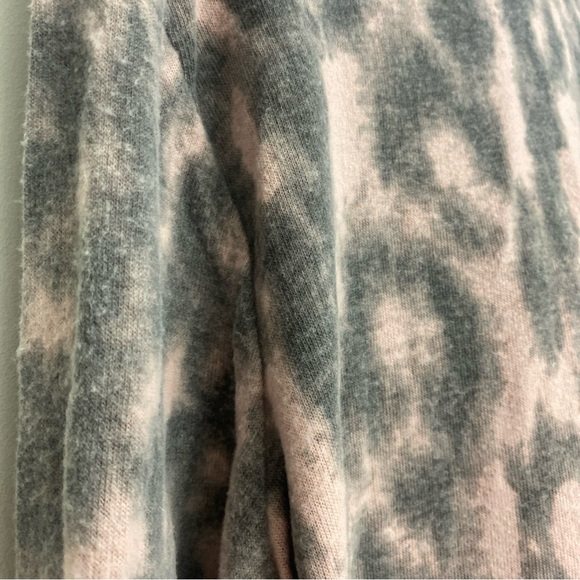 Blank NYC Animal Cheetah Print Cropped Pullover Hoodie Womens XS NEW - Picture 3 of 6